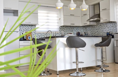 Kalkan Apartment | Mavi Kelebek is a lovely 2 bed apartment with shared pool and sea views