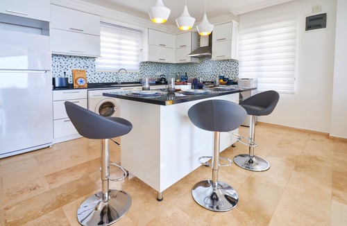 Kalkan Apartment | Mavi Kelebek is a lovely 2 bed apartment with shared pool and sea views
