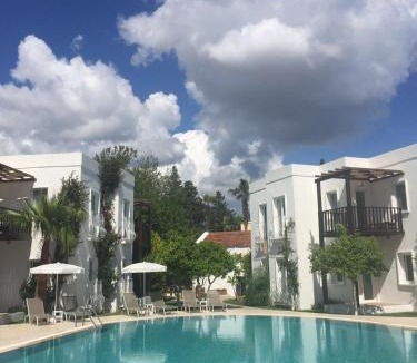 Bitez Apartment | Meis Hotel