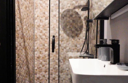 Balat Apartment | Mercan Apartments Balat - Brick Niche Suite