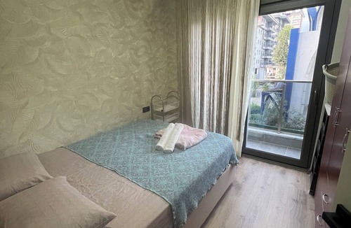 Seki Apartment | Modern 3 min walk to Beach Flat in Alanya with AC, Wi-Fi & next to Shopping Mall