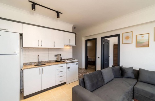 Kundu Apartment | Modern Flat with Balcony Close to Beach in Aksu