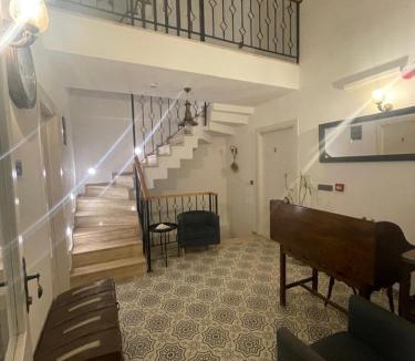 Cesme Hotel | Muharrembey Otel