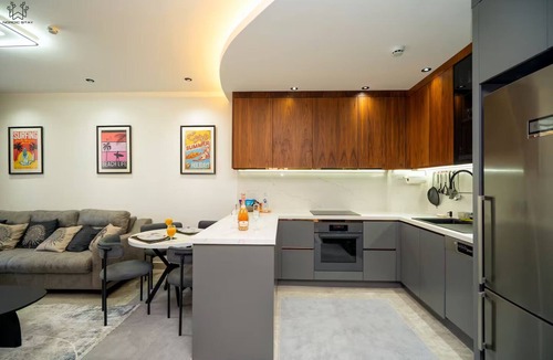 Tosmur Belediyesi Apartment | Nordic Sky: Upscale Cozy 1BR Near Tosmur Beach