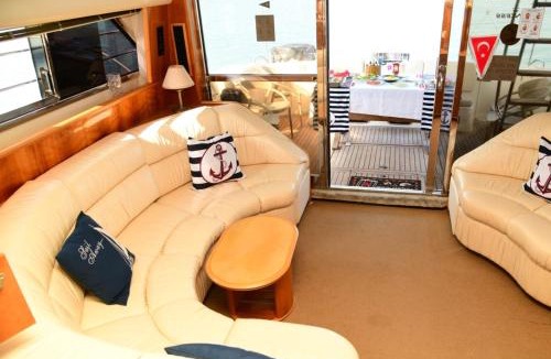 Titreyengol Boat Rental | Ottoman 07 Private Yacht Experience