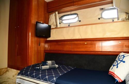 Titreyengol Boat Rental | Ottoman 07 Private Yacht Experience