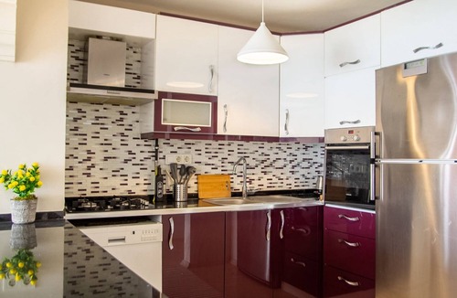 Karsiyaka Apartment | Peaceful Retreat with Beautiful Sea Views