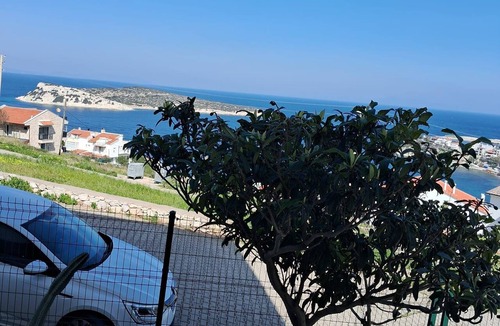 Karaburun Apartment | Peaceful Suite in Karaburun with Panoramic Sea View & Balcony