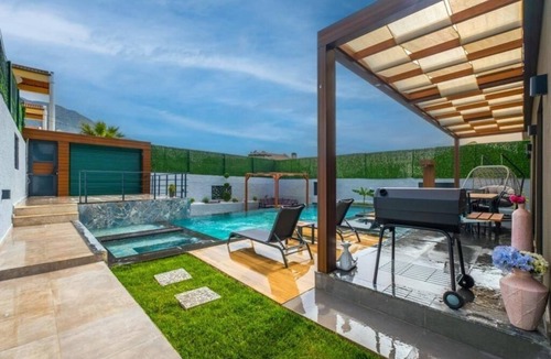 Oludeniz Villa | Perfect 4-bedroom villa in beautiful Muğla for your getaway