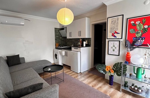 Ayvalik City Center Apartment | pergolaVrbo Enes Ev