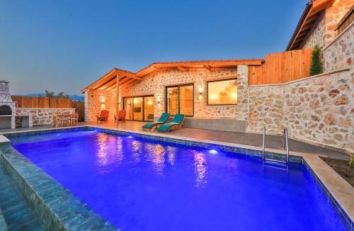 Patara House | Romantic 1BR Pool Villa in Nature