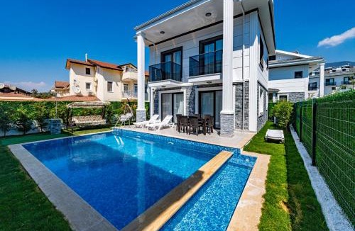 Hisaronu Villa | Salkım- 4 Bedroom Holiday Villa in Oludeniz