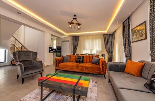 Hisaronu Villa | Salkım- 4 Bedroom Holiday Villa in Oludeniz