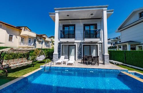 Hisaronu Villa | Salkım- 4 Bedroom Holiday Villa in Oludeniz