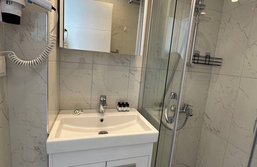 Ezine Bed & Breakfast | SEVGİ HOTEL