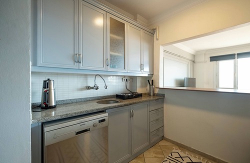Kabatas Apartment | Spacious 2BR Sea View - Balcony - Prime Location
