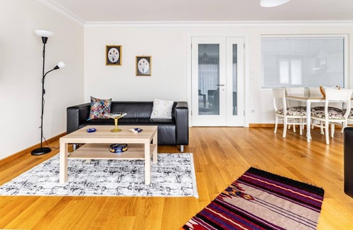 Uskudar Apartment | Spacious Furnished Home in Uskudar Near Harem Port