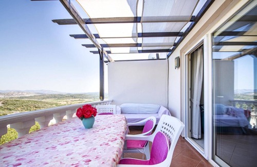 Bogazici Apartment | Stunning Flat near Beach with Shared Pool n Bodrum