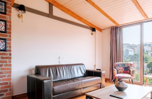 Uskudar Apartment | Stunning Sea View Loft 5 min to Park in Kuzguncuk