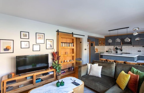 Moda Apartment | Stylish & Dreamy 2BR Flat w/Common Terrace in Moda