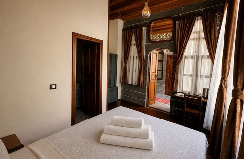 Sur Hostel | Taş Avlu Konaklama