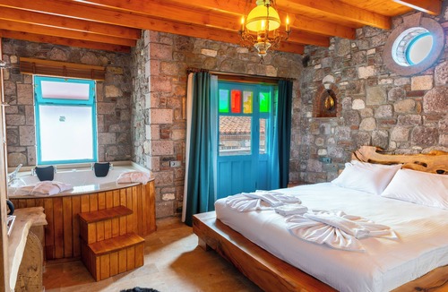Ayvalik Hotel | Tetka Konuk Evi