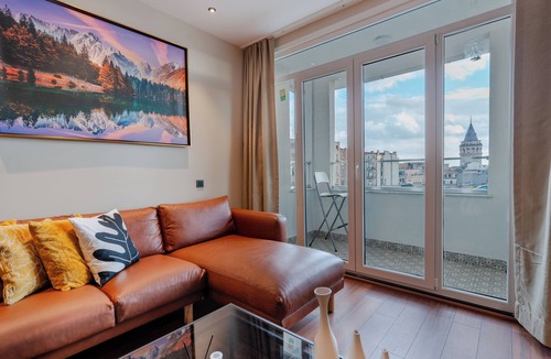 Taksim Apartment | The Best in Beyoglu–Galata Tower View – Elevator – Renovated Interior – Balcony