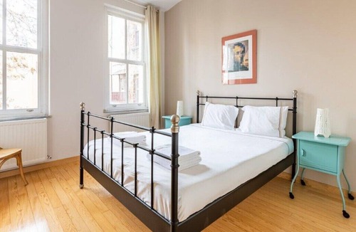 Karakoy Apartment | This apartment is a 2 bedroom(s), 2 bathrooms, located in Beyoğlu, İstanbul.