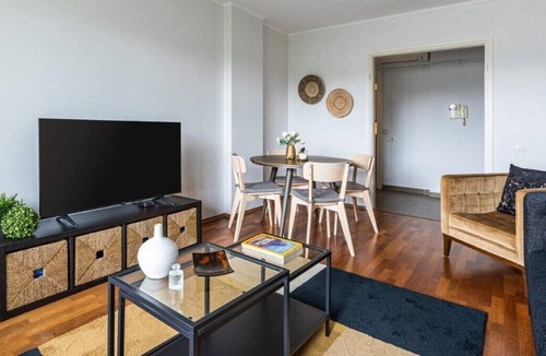 Etiler Apartment | This apartment is a 2 bedroom(s), 1 bathrooms, located in Beşiktaş, İstanbul.