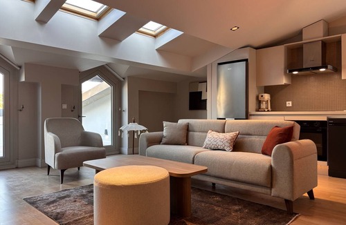 Karakoy Apartment | Top-floor 1BR with private terrace