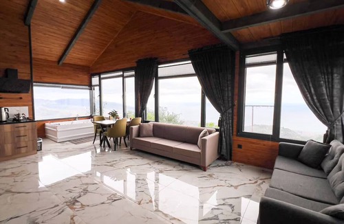 Akcaabat House | Trabzon’da Jakuzili Deniz, Dağ Manzaralı Bungalov