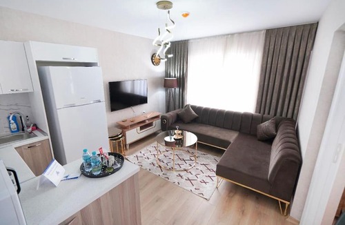 Esenyurt Apartment | Two Bedroom King Deluxe Suite IS9