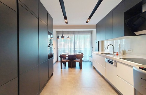Bornova Apartment | Utopia Suite Residence – 4-Bedroom Apartment in Izmir with a Forest View