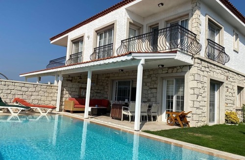 Ildır Koyu House | Vacation home De'Lale Villa with great views and pool in Izmir Reisdere
