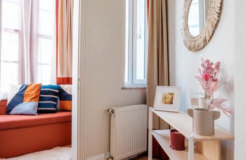 Tophane Apartment | Vibrant Istanbul Retreat with Balcony
