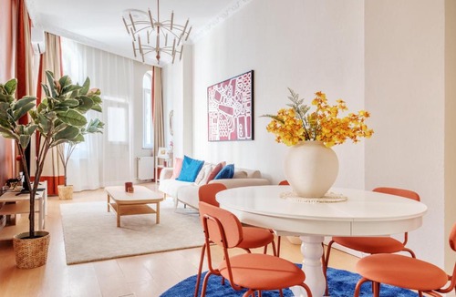 Tophane Apartment | Vibrant Istanbul Retreat with Balcony