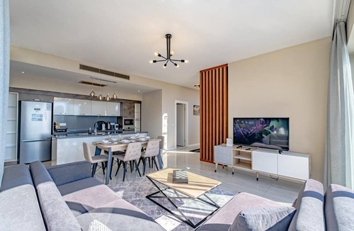 Geris Villa | Villa Naya - Three Bedroom Villa, Sleeps 6