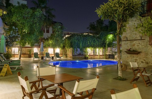 Kaleici Hotel | White Garden Hotel