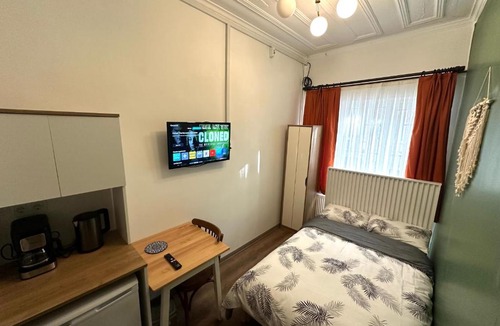 Taksim Apartment | Yellowhouse Room 1