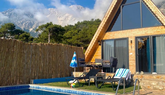 Ölüdeniz araçla 10 dakika kelebekler vadisine 5 dakika villa likya yolu üzerinde