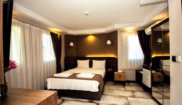 Anar Hotel