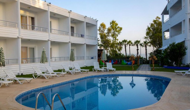 Aroma Beach Hotel in Kızılot