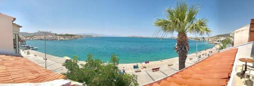 Ayshe Hotel in Foça