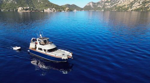 Blue Cruise In - Mavi Yolculuk