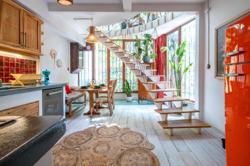 Boheme House with Bathtub & Terrace