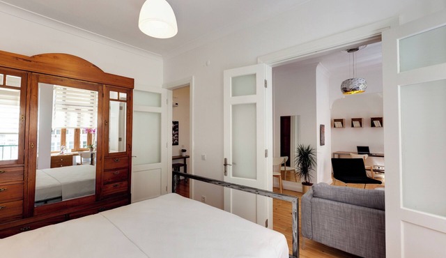 Bomonti Residence- stylish, luxury 2 bedrooms apartment steps away from subway