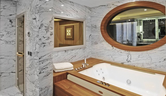 Crowne Plaza Bursa Convention Center & Thermal Spa by IHG in Bursa