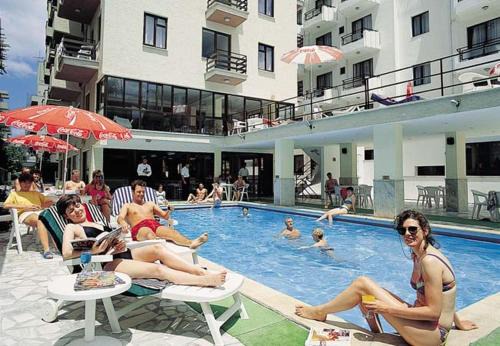 deniz apart hotel