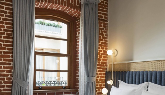 Ecole St Pierre Hotel