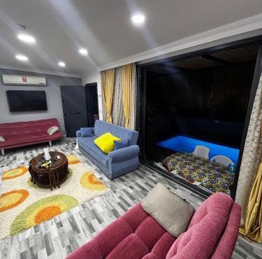Efemm house